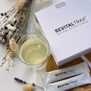 Krásná, pevná a zářivá pleť nezačíná na povrchu, ale zevnitř – v tom, jak své tělo vyživujeme. Proto vznikl RevitalTrax...